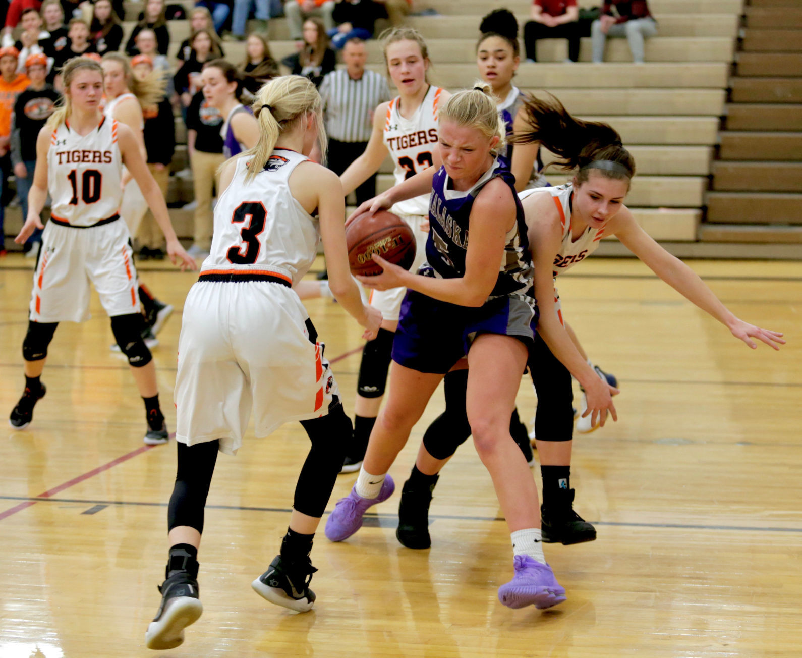 High school girls basketball - New Richmond vs Onalaska